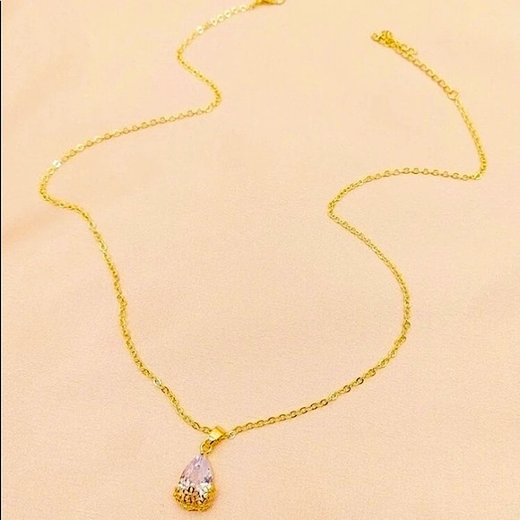 🔴 BOGO! Gold and Faux crystal vintage style pendant necklace - Picture 10 of 10